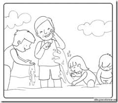 En la primera imagen podemos ver una familia de 5 integrantes, en donde están ambos padres y 3 hijos, de los cuales uno es un bebé. Colorear Tus Dibujos Dia De La Familia Para Colorear