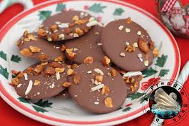 Mendiants Aux Pistaches Et Amandes Recette Chocolat De Noel Chocolat Noel Mendiant Chocolat