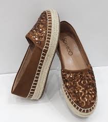 Scamboo Itaberai Bordada Com Lantejoulas E Detalhe De Corda Pra Embelezar Essa Querida Espadrille Que So Com O Conforto Conquista Nossos Pes Espadrilhe Estilo Scambooitaberai Facebook
