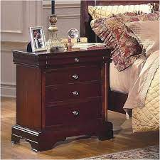 Amish carlisle three drawer night stand bedroom storage built with solid wood. 1040 040 New Classic Furniture Versaille 4 Drawer Night Stand