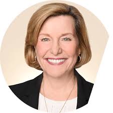 Susan Link Honored with 2023 Minnesota Icon Award by Finance & Commerce