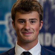 Alex Laszlo's Instagram, Twitter & Facebook