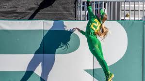 Ranking 50 oregon ducks who could have made the most money off of name, image, and likeness. Oregon Softball Star Haley Cruse Isn T Ready To Hang Up Her Cleats Just Yet Kval