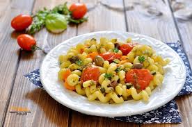 Pasta Con Verdure Estive Semplicissima E Veloce Pelle Di Pollo Ricetta Cibo Etnico Idee Alimentari Pomodorini