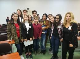 Scoala gimnaziala mircea cel batran este locul unde elevul este vazut ca viitor cetatean al municipiului, si toate activităţile derulate aici il au in centru. Concurs Scoala Gimnaziala Nr 14 Alexandru Davila Pitesti