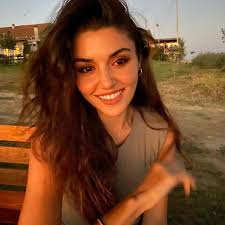 We would like to show you a description here but the site won't allow us. Hande Ercel In Super Luks Villasinin Fiyati Dudak Ucuklatti Haberler Magazin