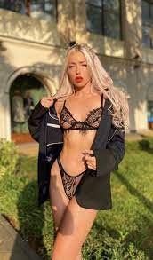 Christine B - Private Stories, exclusive videos, private messaging -  Fancentro