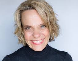 Heidi Dreyer's Instagram, Twitter & Facebook