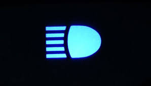 Penggunaan lampu indikator pada mobil ini memang menjadi salah satu faktor pendukung bagaimana kualitas mobil itu sendiri. Etika Memakai Lampu Jauh Sering Diabaikan Pengendara