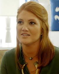 Mom-daughter duo delivers customized dorm room decor in a box