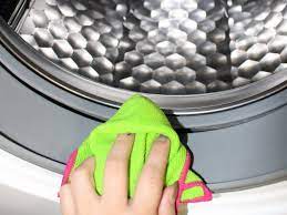 Hierzu einfach etwas saft auf einen lappen geben und mit diesem. Waschmaschine Reinigen Schnell Und Schonend Mit Zitronensaure