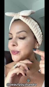 Seguimoooo siii!! Paramos nooo!! 🤣 ✨ 3era Parte: Con la misma sombra de  cejas seguimos el maquillaje, obviamente yo no soy una profesional del  makeup pero aprendí muchos truquitos de maquilladores ...