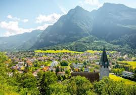 Auch hat sich um die hauptstadt von liechtenstein relativ viel gewerbe und industrie niedergelassen, so dass über 40. Citytrip In Liechtensteins Hauptstadt Vaduz Kostenfrei Stornierbar Top Preise Auf Luxusreisen Secret Escapes