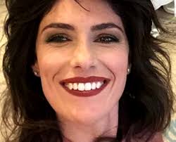 Fino ai tredici anni vive a ladispoli prima del concorso di bellezza lavorava come commessa. Anna Valle Miss Italia Per Sempre Osa In Perizoma E Non Perde L Eleganza Che La Contraddistingue Foto Urbanpost