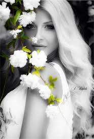 Black And White Photos With Color Pop Pin By Heba Yousef On Black And White Photos Color Splash Photography Color Splash Splash Photography