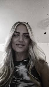 Stephanie Champlin's Instagram, Twitter & Facebook