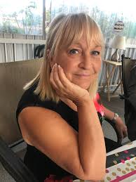 Carole Menard's Instagram, Twitter & Facebook