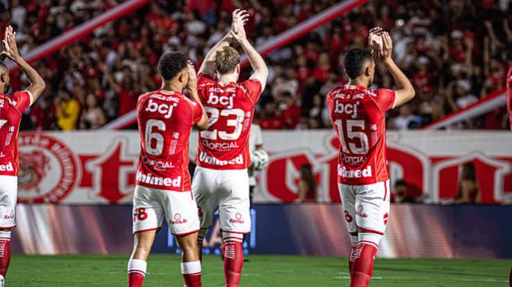 Vila Nova vence Am&eacute;rica-MG por 1 a 0 e assume vice-lideran&ccedil;a da S&eacute;rie B