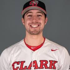 Max Moss's Instagram, Twitter & Facebook