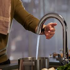 The sensate faucet with kohler konnect technology is a virtual assistant that frees you up to be more efficient in all your kitchen tasks. Amazon Com Kohler K 72218 Vs Sensate Touchless Kitchen Faucet Vibrant Stainless Everything Else