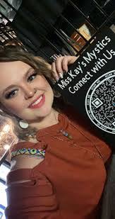 Amanda Parsons's Instagram, Twitter & Facebook