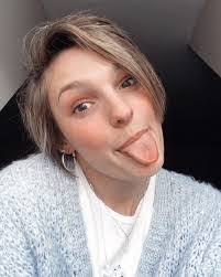 Emily Ammon's Instagram, Twitter & Facebook