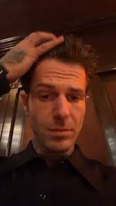 Jesse via Instagram stories, he looks cute with his new look 🗿🔥