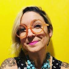 Robyn Hasty's Instagram, Twitter & Facebook