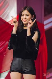 Yuna Yeji Chaeryeong Ryujin Lia Itzy Itzylia Itzyyeji Itzyyuna Itzychaeryeong Itzyryujin Jyp Twice Girlgroup Kpop Jypnewgirlgroup Gadis Korea Selebritas Artis
