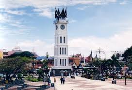 Keindahan alam yang masih natural, ditambah keramahan penduduknya membuat kota ini layak disejajarkan dengan pulau jawa. 25 Tempat Wisata Di Bukittinggi Terbaru Wajib Dilihat Tempat Wisata Di Bukittinggi