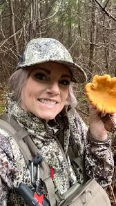 Stairway to the goats” 🐐 🐐 #pnwadventures #pnw #olympicpeninsula  #olympicmountains #goathunting #steepaf #pnwphotography #mountaingoat  #getoutdoors