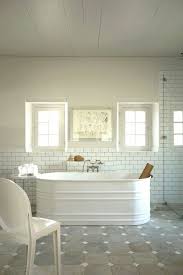 Visualizza altre idee su bagni piccolissimi, arredamento bagno, bagno piccolo. The Bathroom Trotter 1 Nuova Rubrica New Column Bagno Rimodellare Ispirazione Bagno Design Del Bagno