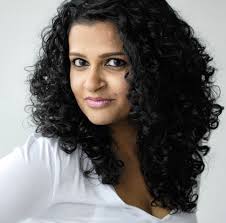 Repeating leaves and stems is the best way to gain more experience with  brush control. Try this easy and pretty exercise. Brushes: @princetonbrush  Paints: @dalerrowney1783 Metallic: @mabwatercolours