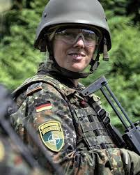 Sadie Oneill's Instagram, Twitter & Facebook