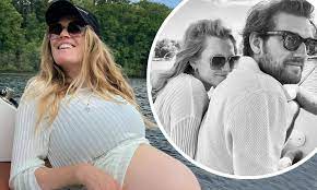 Toni Garrn shows off her baby bump as she relaxes on a boat trip with  husband Alex Pettyfer | Daily Mail Online