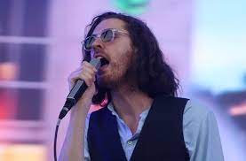 From 1880 to 2019 less than 5 people per year have been born with the first name hozier. Hozier Sounds Off On The Right Way To Pronounce His Name Exclusive