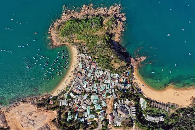 Bai Xep Beach: A hidden gem along the coast of Quy Nhon – VinWonders