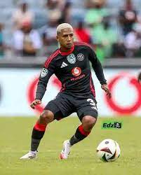 BREAKING NEWS ✍ Monnapule Saleng is on his way to Naturena to reject Kaizer Chiefs face to face😭 | Facebook