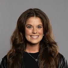 Chelsie Pratt's Instagram, Twitter & Facebook