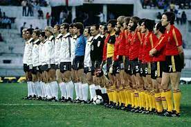 West Germany 2 Belgium 1 In 1980 In Rome The Teams Line Up For The Final Of The 1980 European Championship Futbol