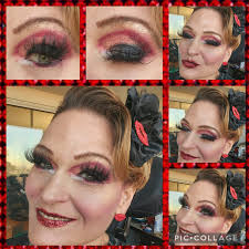 All that glitters *is* gold thanks to TOM FORD BEAUTY. They've given their  bestselling Eye Quad and Lip Color Lipstick limited-edition gold  packaging––just in time for festive occasions ahead. Available in stores