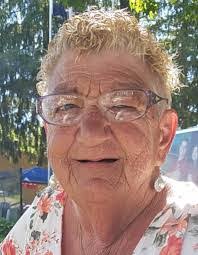 Janet Parisi's Instagram, Twitter & Facebook