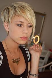 Coupe Courte Destructuree Coupe Courte Destructuree Coiffures Courtes Originales Coupe Courte Asymetrique