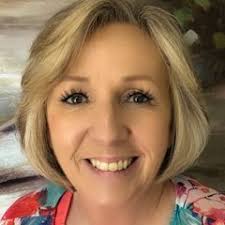 Naomi Mccormick's Instagram, Twitter & Facebook