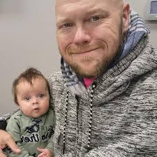 Erik Irvin's Instagram, Twitter & Facebook