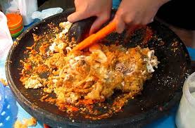 Ayam geprek mempunyai kemiripan dengan ayam penyet. Praktis Dan Ekonomis Ini Resep Ayam Geprek Crispy Dengan Sambal Bawang Yukepo Com