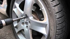 Les meilleures offres pour locking wheel nuts fit peugeot 206 207 208 308 407 508 1007 3008 5008 (pe1008) sont sur ✓ comparez les prix et les spécificités des produits neufs et d'occasion ✓ pleins d'articles en livraison gratuite!. How To Remove Locking Wheel Bolts Peugeot 407 Reaming Alloy Wheel Lock Bolts Youtube