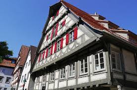 Sie wollen ein haus in blaubeuren erwerben und sie möchten sich vorab informieren? Quermania Fachwerkhauser Blaubeuren Grosses Haus Und Fachwerkhaus Karlstrasse 5