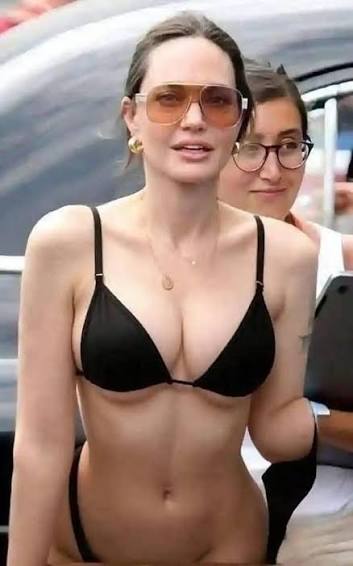 We love Actor Angelina Jolie.. 🌺💙