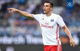 Sie sind im urlaub in hamburg, aber heute hat ihr chef angerufen und sie müssen dringend nach hause. Hamburger Sv On Twitter Randnotiz Filip Kostic Spielt Heute Nur Mit Einer Vorlaufigen Ruckennummer Vflhsv